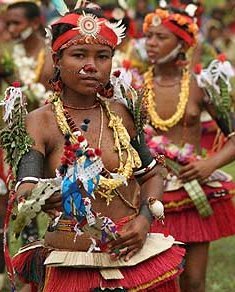 Trobriand Maidens, Papua New Guinea - � Rod Eime