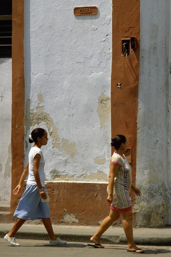 Cuba Calle in Havana, Cuba Travel Photography