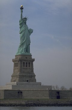 Statue of Liberty, Ellis Island, New York - Copyright TravelNotes.org